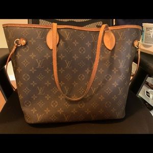 AUTHENTIC Louis Vuitton Neverfull MM
